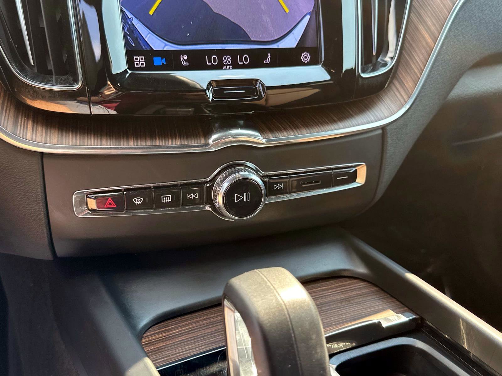 Certified 2023 Volvo XC60 B5 Plus w/ Protection Package Premier image 22
