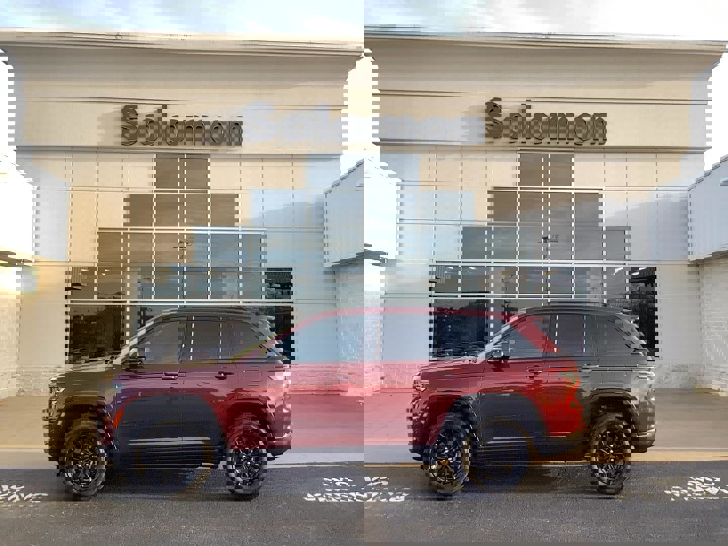 Certified 2024 Jeep Grand Cherokee Altitude image 1