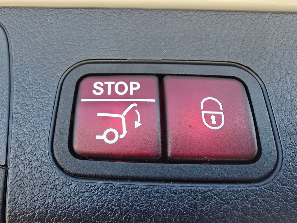 Certified 2023 Mercedes-Benz GLB 250 4MATIC image 20