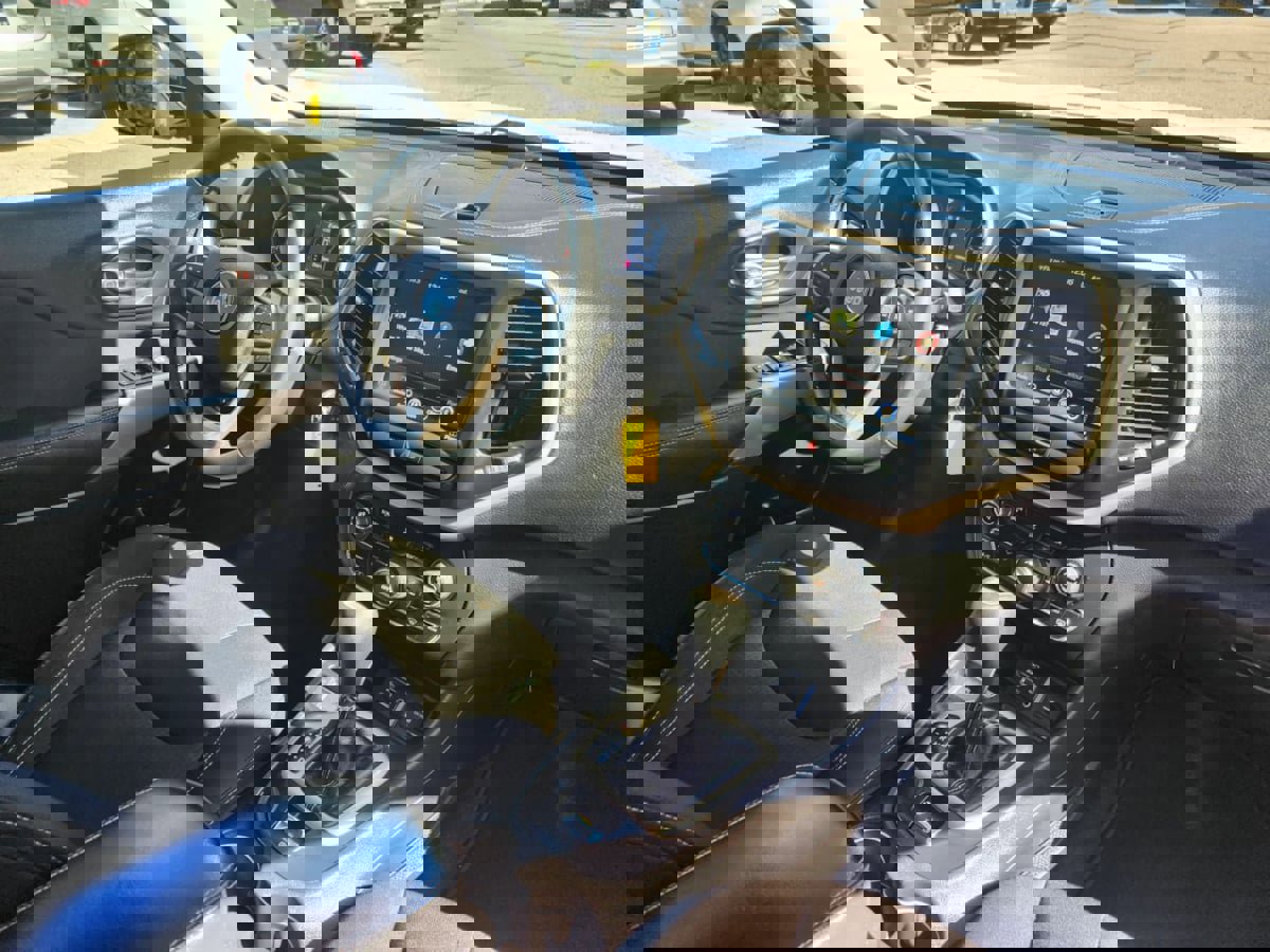 Used 2017 Jeep Cherokee Latitude image 21