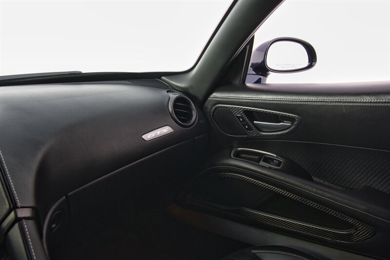 Used 2014 SRT Viper GTS w/ GTS Laguna Interior Package RWD image 29