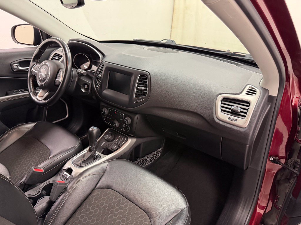 Used 2021 Jeep Compass Latitude w/ Convenience Group AWD/4WD image 11