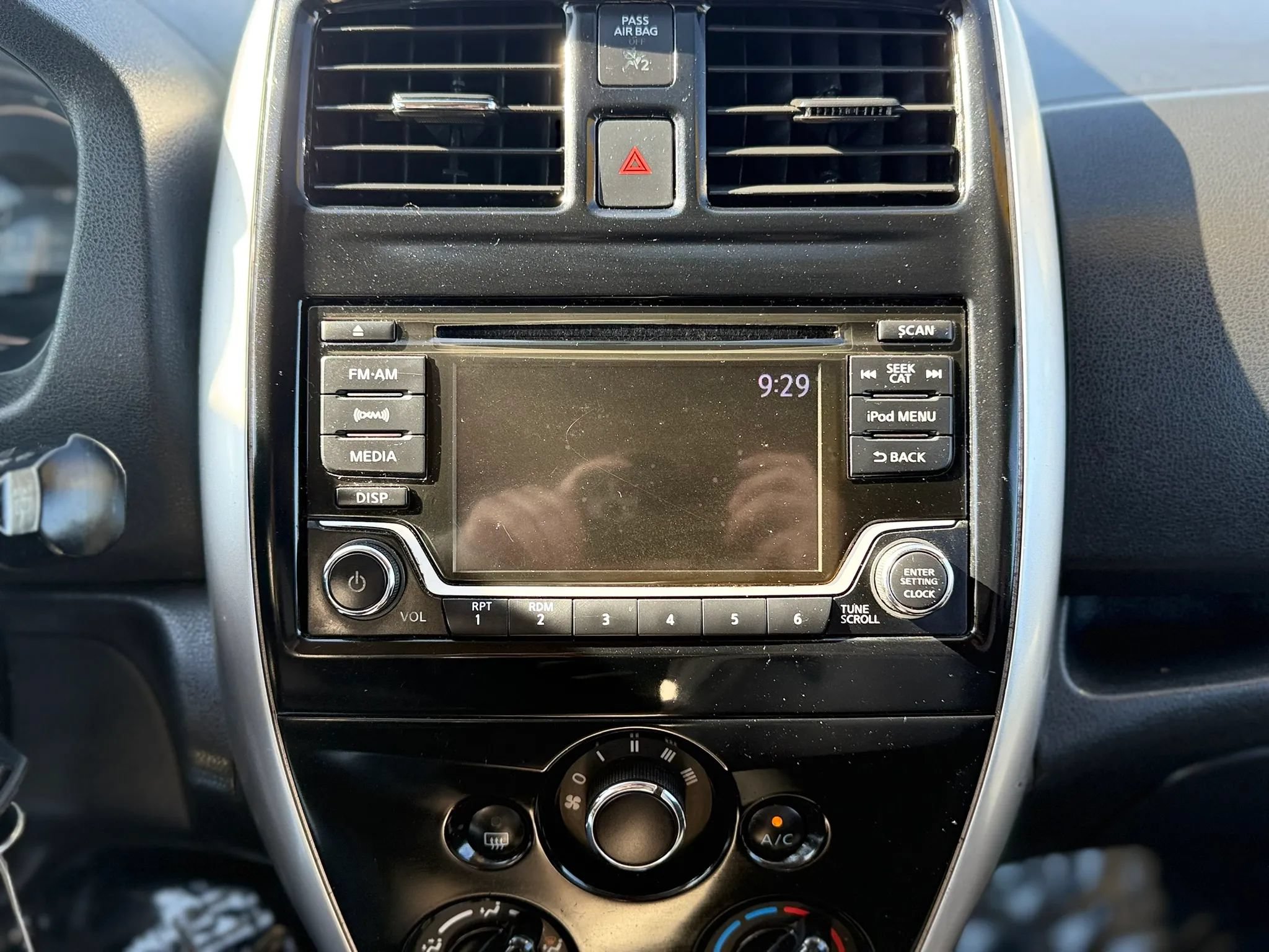 Used 2017 Nissan Versa Note SV FWD image 21