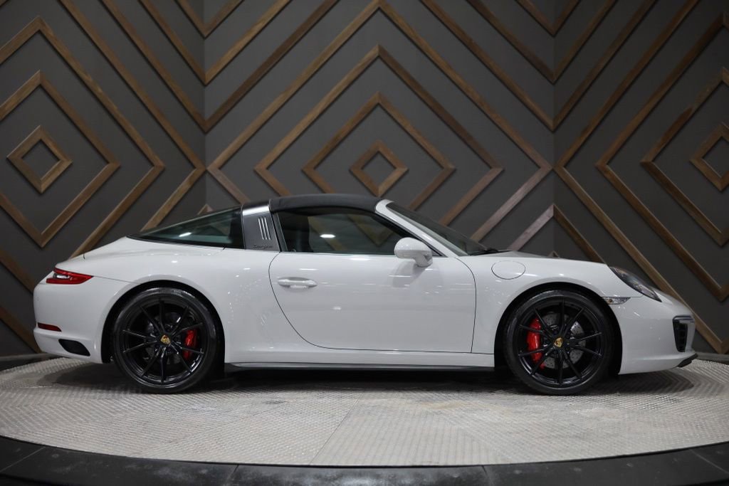 Used 2018 Porsche 911 Targa 4S image 14