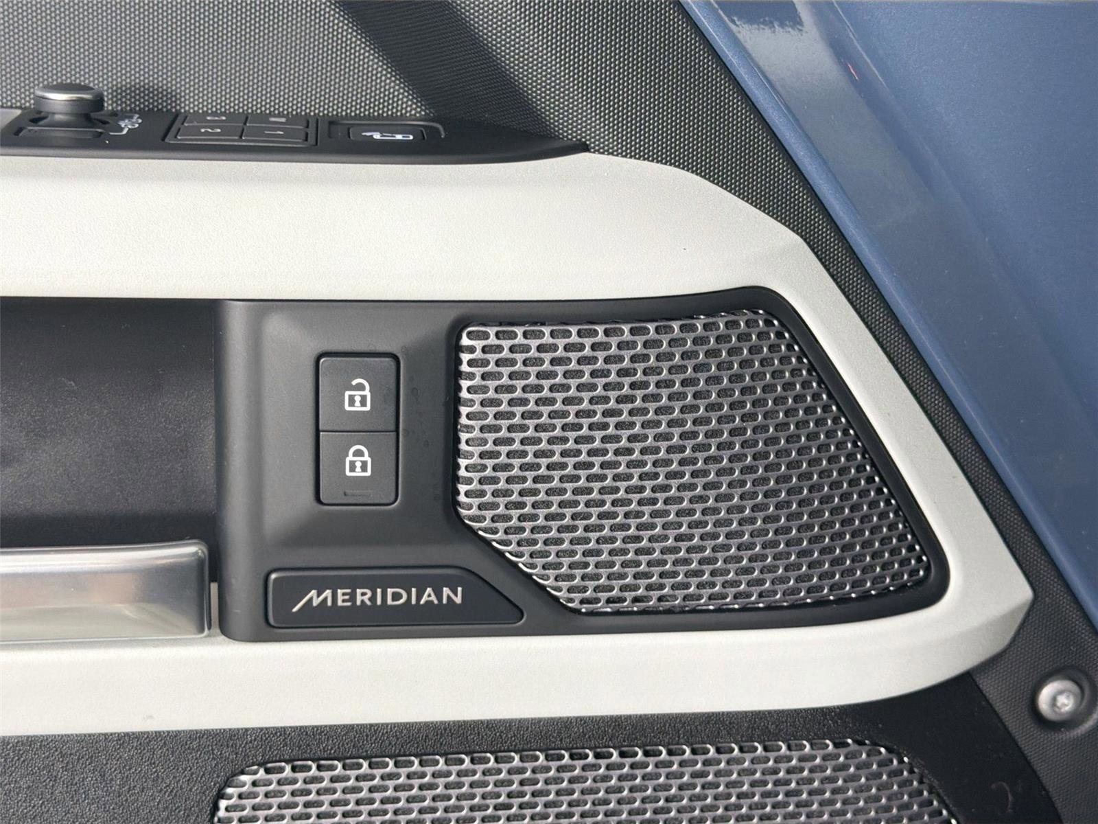 Certified 2021 Land Rover Defender 110 SE image 20