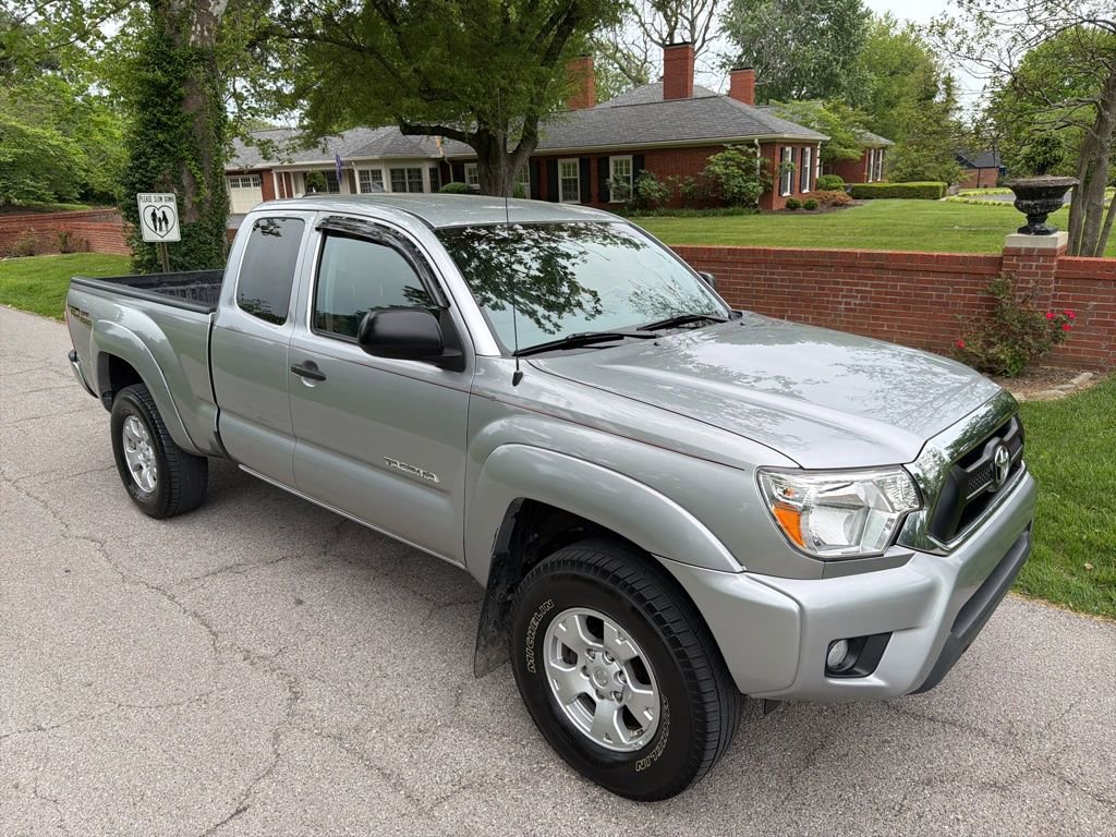 Used 2015 Toyota Tacoma 4x4 Access Cab V6 w/ TRD Off-Road Package image 15
