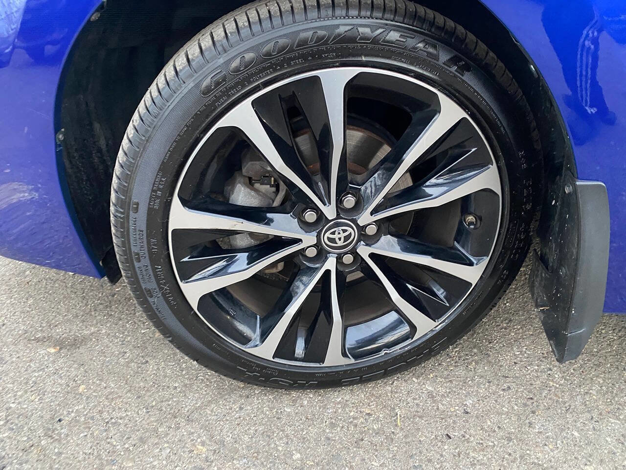 Used 2019 Toyota Corolla XSE image 13
