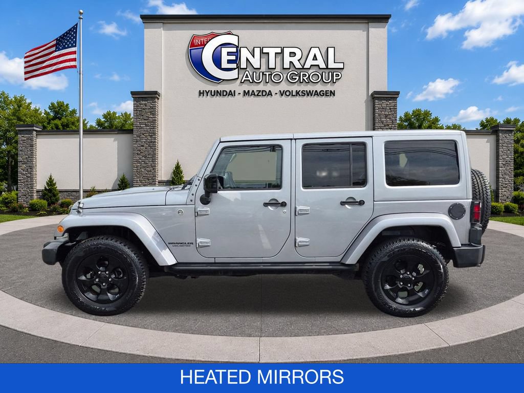 Used 2015 Jeep Wrangler Unlimited Sahara AWD/4WD image 5