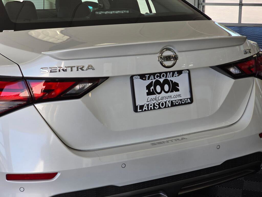 Used 2023 Nissan Sentra SR w/ SR Premium Package image 12