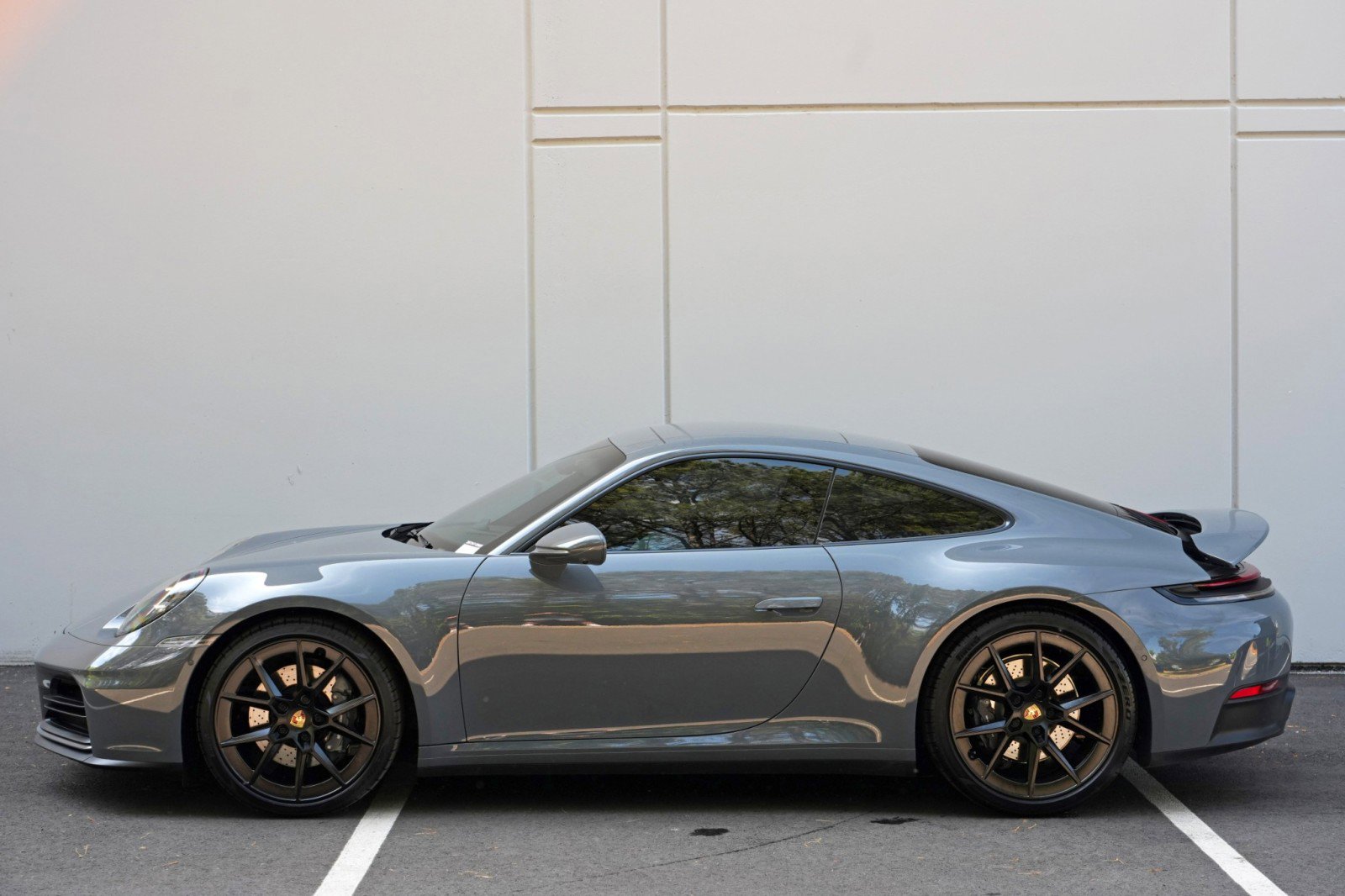 Used 2025 Porsche 911 Carrera w/ Premium Package RWD image 45