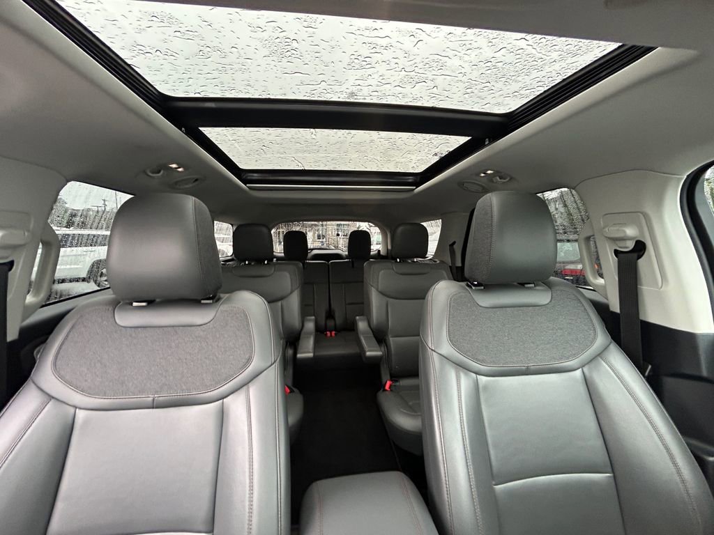 Used 2025 Ford Explorer Active w/ Active Comfort Package image 27