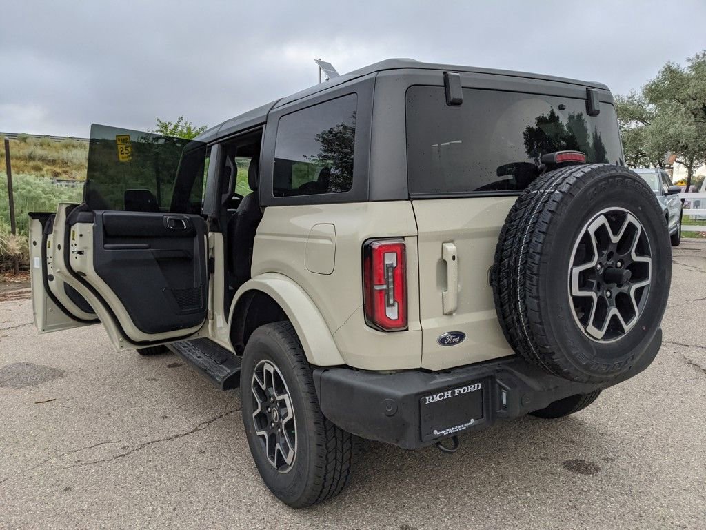 New 2025 Ford Bronco Outer Banks image 9