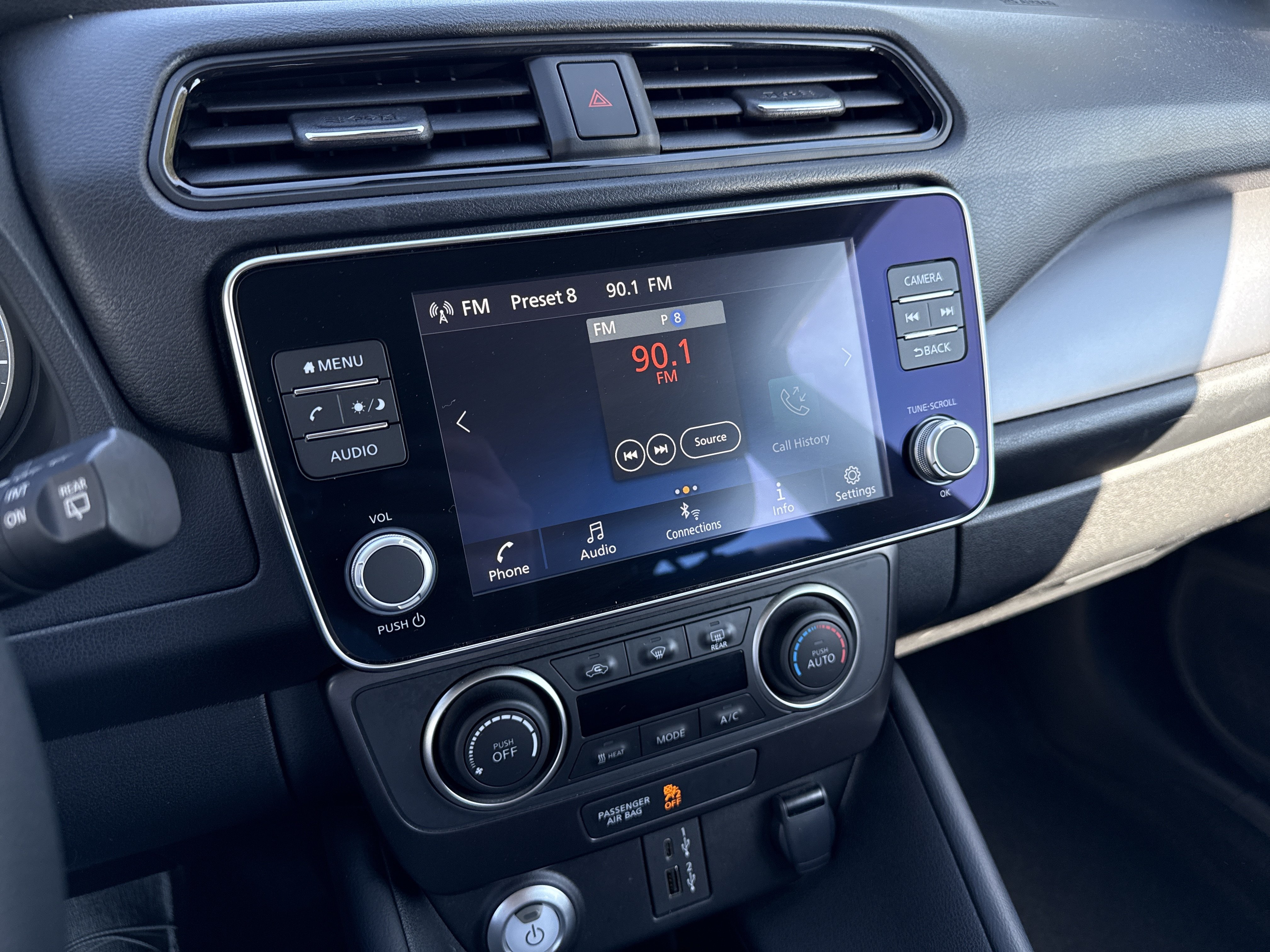 Certified 2025 Nissan Leaf S FWD image 17
