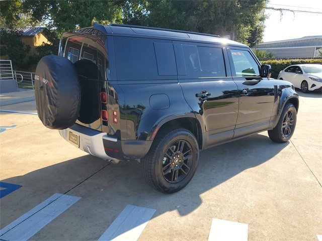 Used 2025 Land Rover Defender 110 S image 9