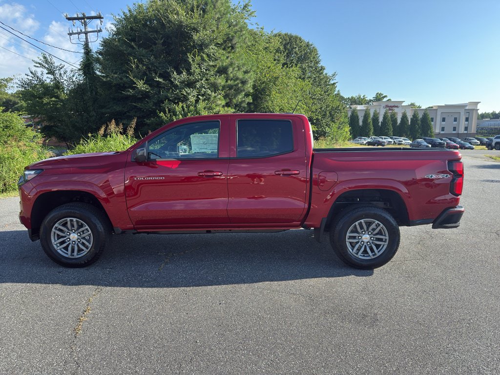 New 2026 Chevrolet Colorado LT w/ LT Convenience Package AWD/4WD image 3