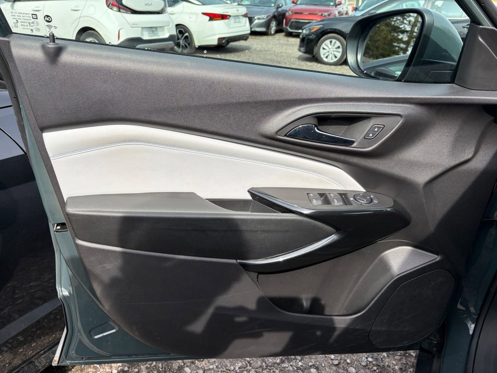 Used 2025 Chevrolet Trax LT image 18