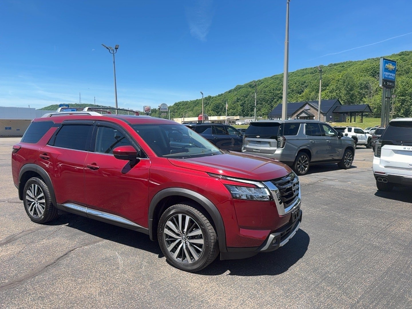Used 2022 Nissan Pathfinder Platinum w/ Cargo Package