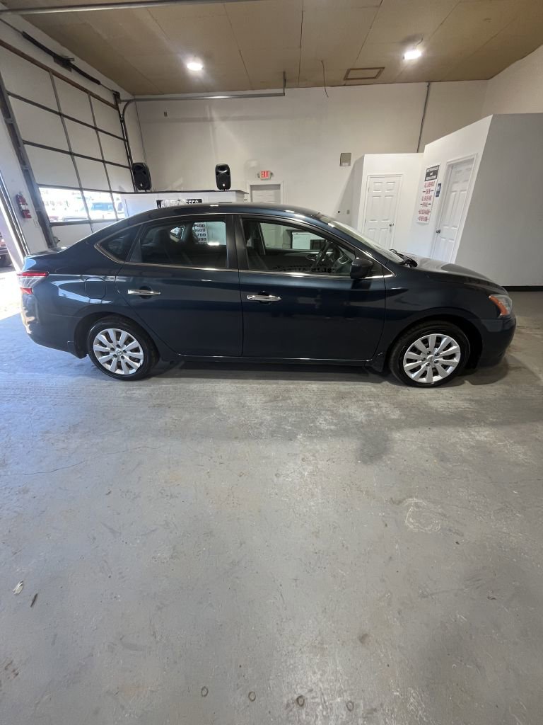 Used 2013 Nissan Sentra SV FWD image 2