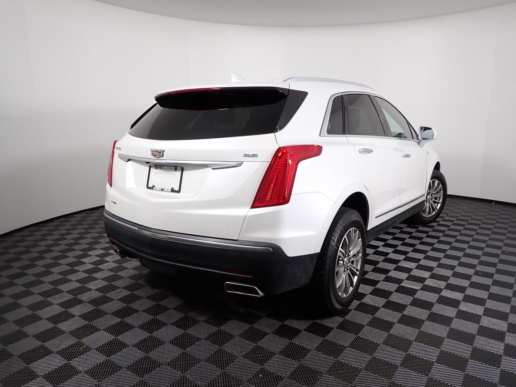 Used 2017 Cadillac XT5 Luxury w/ Driver Awareness Package AWD/4WD image 19