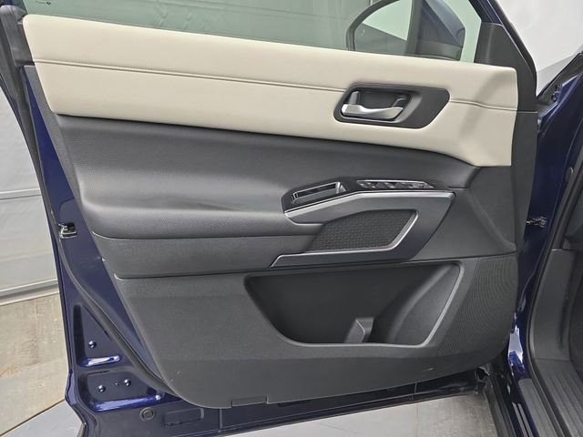 Used 2023 Nissan Pathfinder SL w/ SL Premium Package image 25