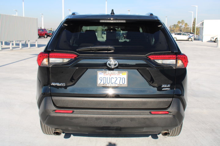 Certified 2022 Toyota RAV4 XLE image 4