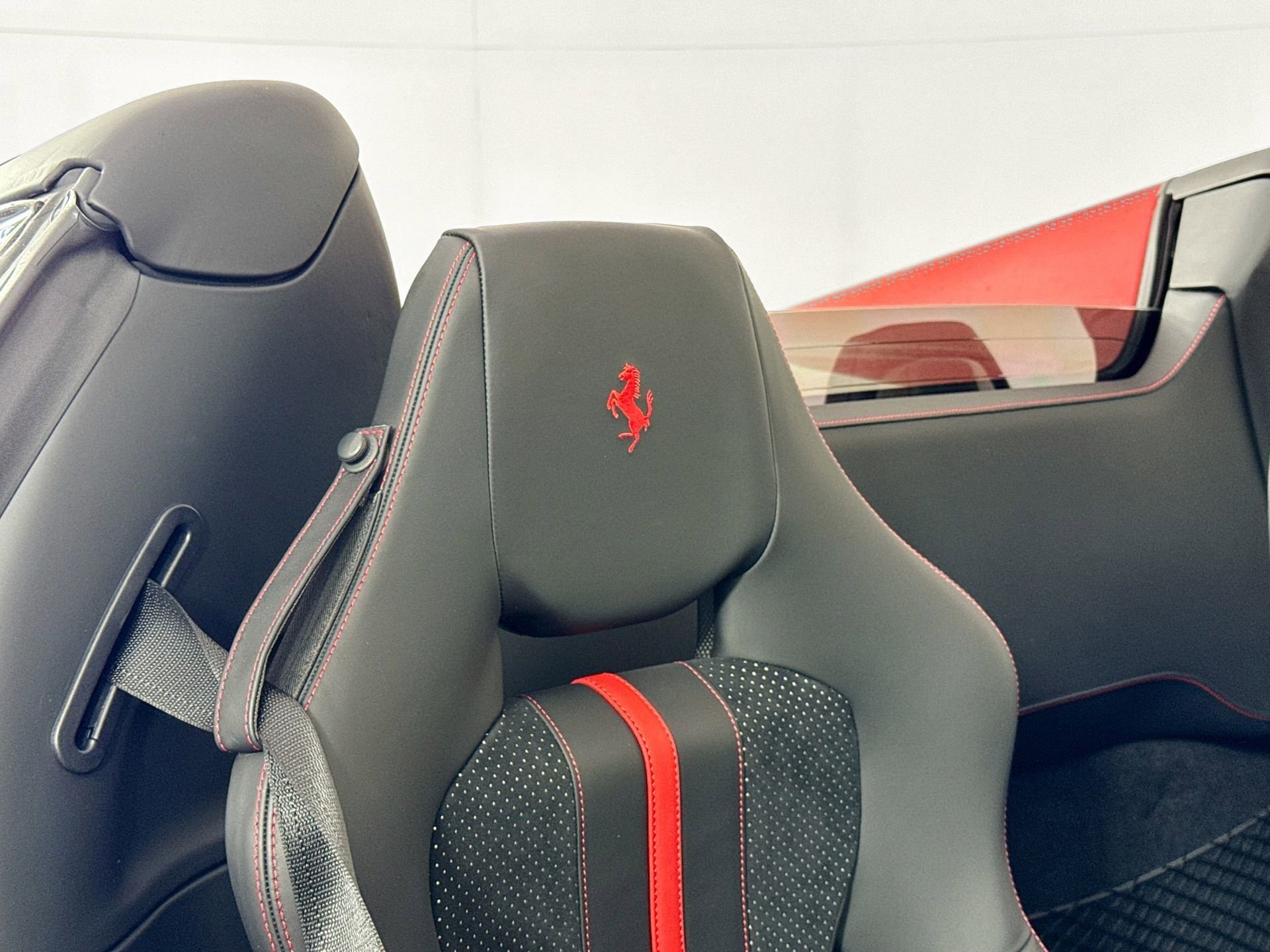 Certified 2021 Ferrari F8 Tributo image 23