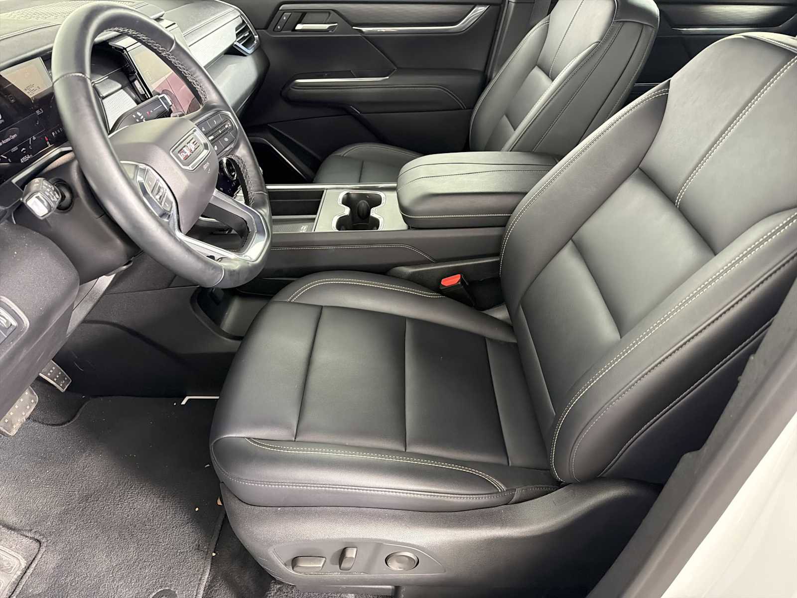 Used 2024 GMC Acadia Elevation image 7