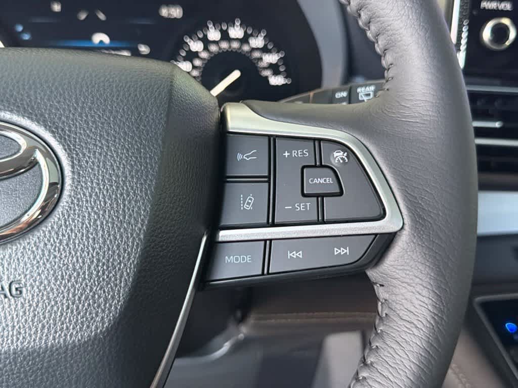 New 2026 Toyota Sienna XLE FWD image 23