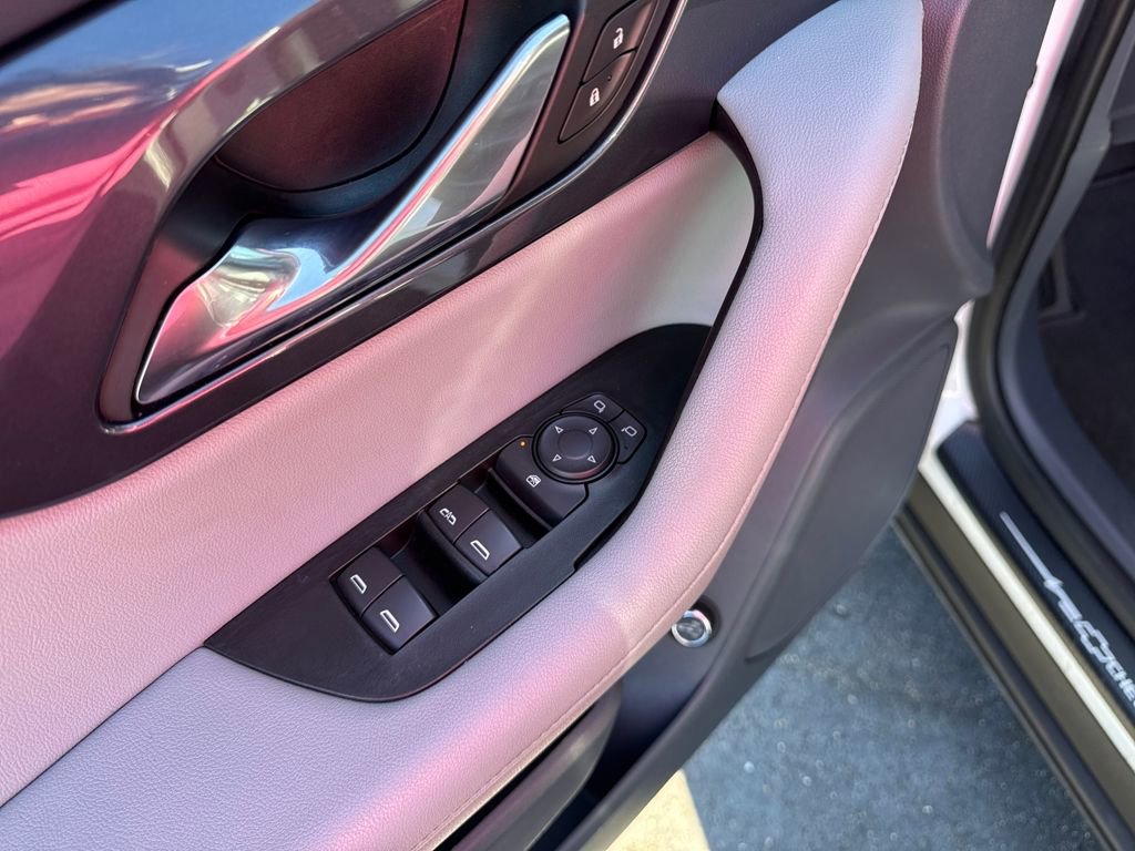 Used 2019 Chevrolet Blazer LT image 12