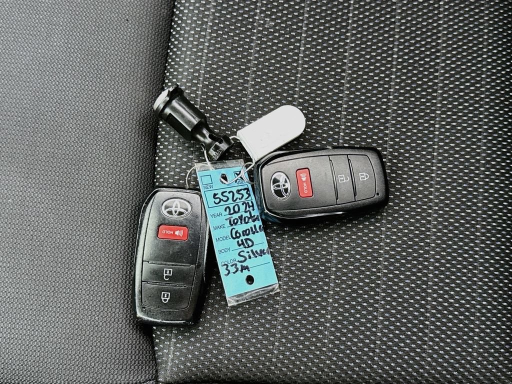 Used 2024 Toyota Corolla Cross AWD Hybrid image 30