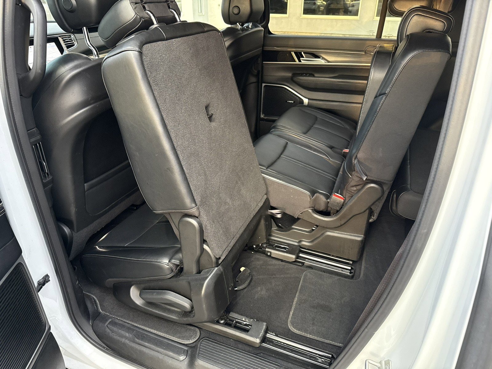 Used 2024 Jeep Wagoneer Series II w/ Flexible Seating Group RWD image 28