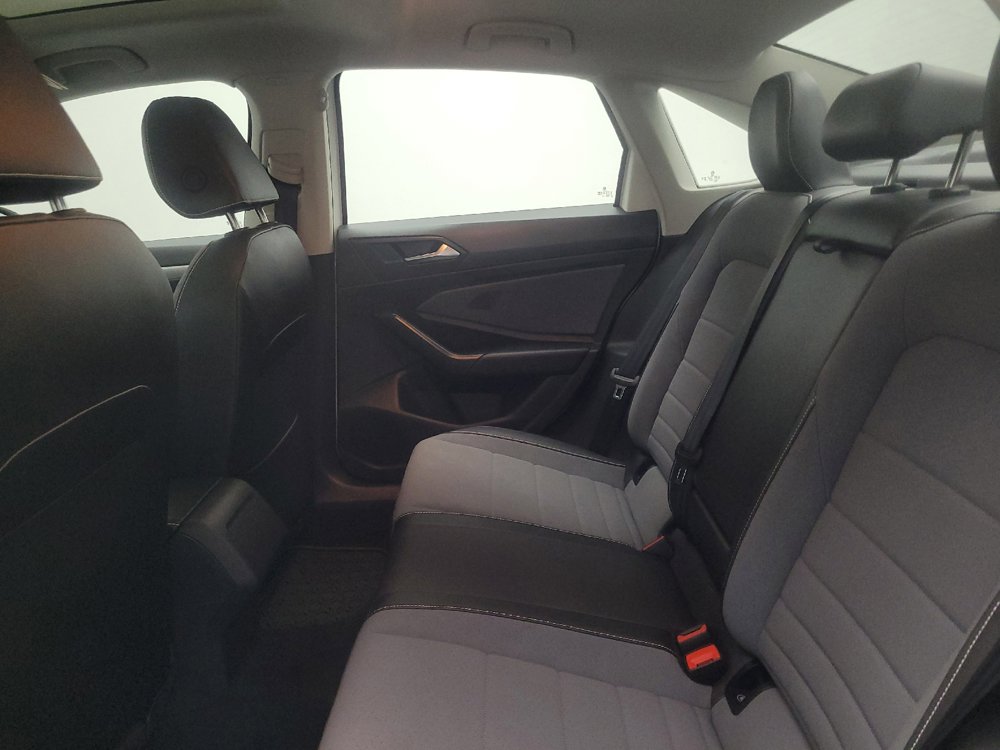 Used 2025 Volkswagen Jetta SE w/ Sunroof Package FWD image 18