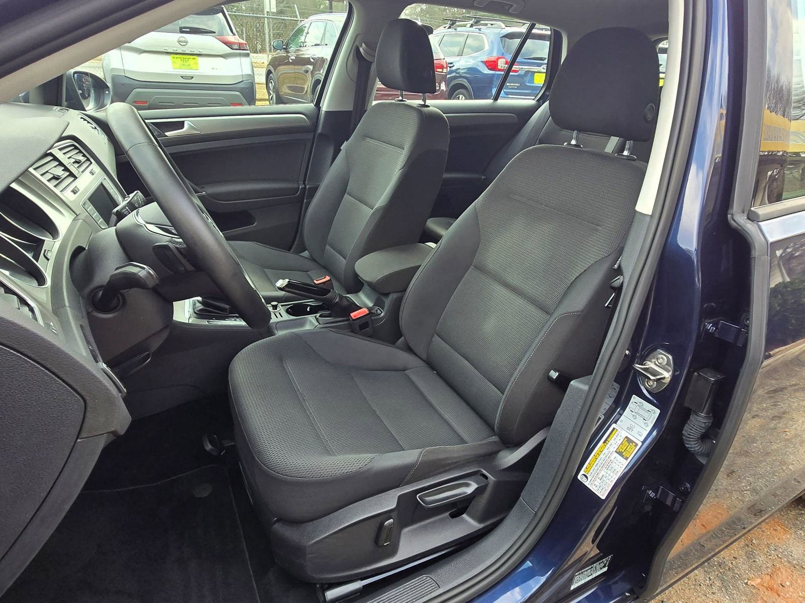 Used 2016 Volkswagen Golf S image 6