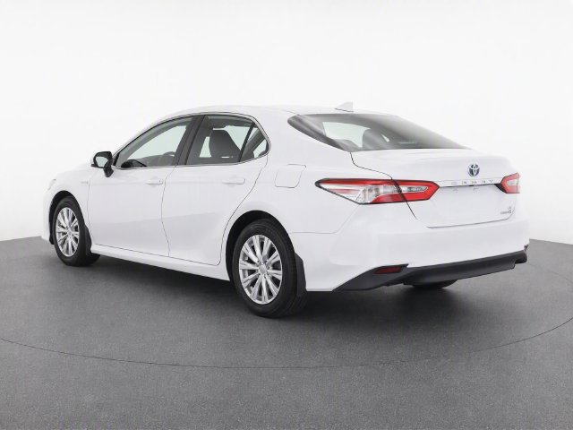 Used 2020 Toyota Camry LE FWD image 4