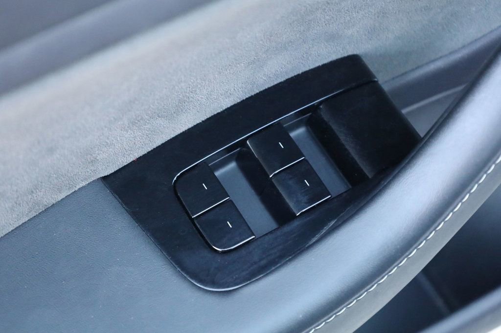 Used 2019 Tesla Model 3 Performance image 30