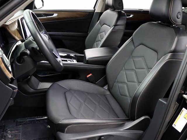 Used 2024 Volkswagen Atlas SE image 11