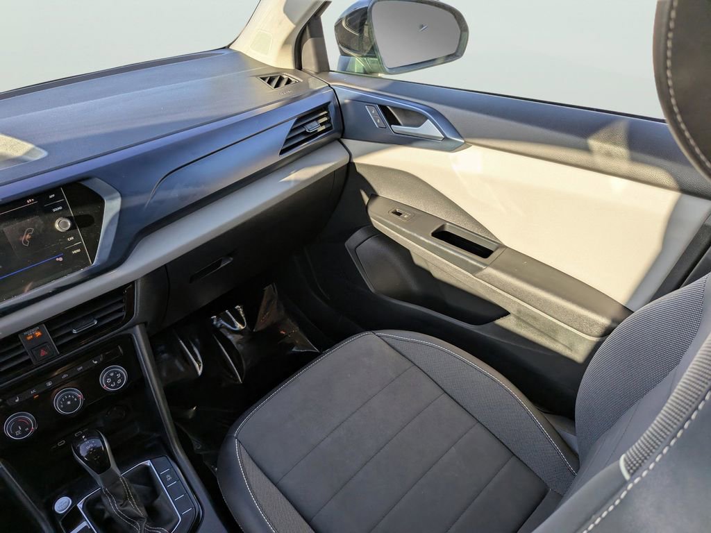 Certified 2023 Volkswagen Taos SE FWD image 14