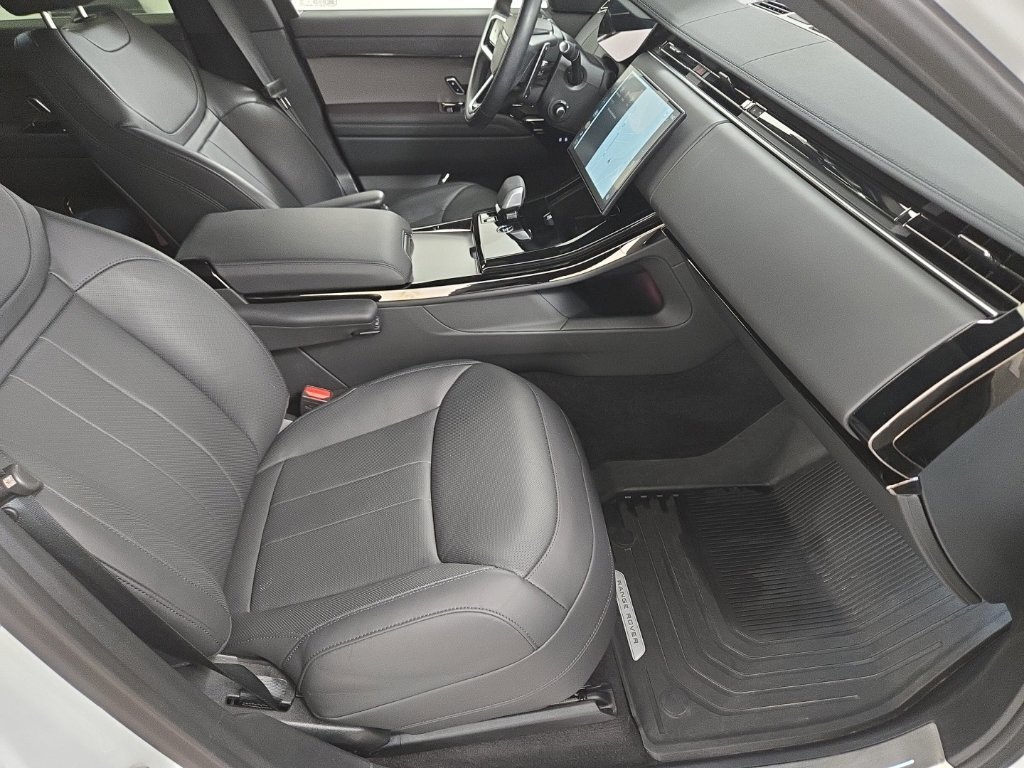 Certified 2025 Land Rover Range Rover Sport SE AWD/4WD image 23