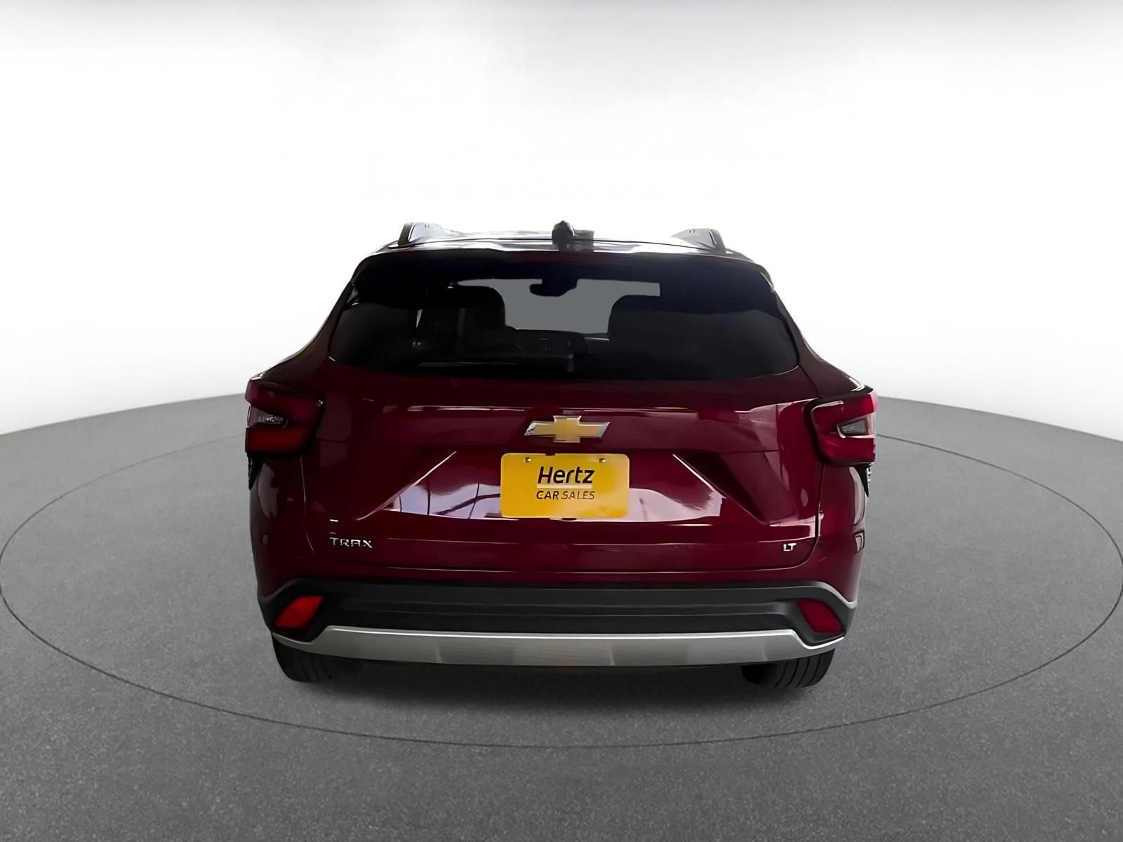 Used 2025 Chevrolet Trax LT FWD image 17