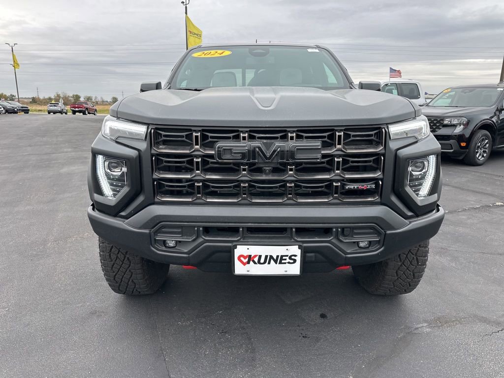 Used 2024 GMC Canyon AT4X w/ AT4X AEV Edition image 17