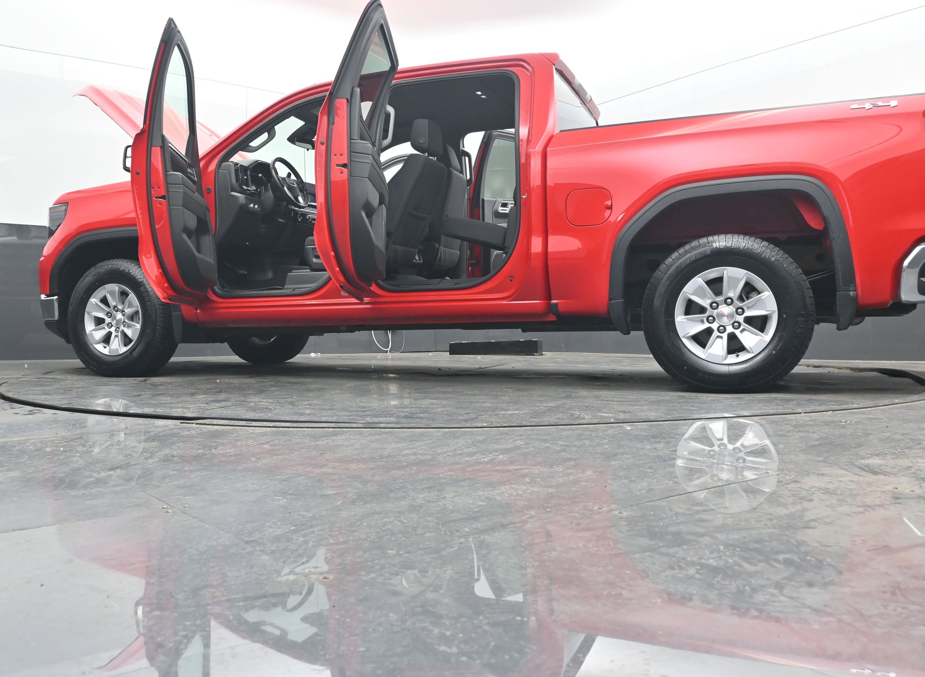 Used 2024 GMC Sierra 1500 SLE image 44