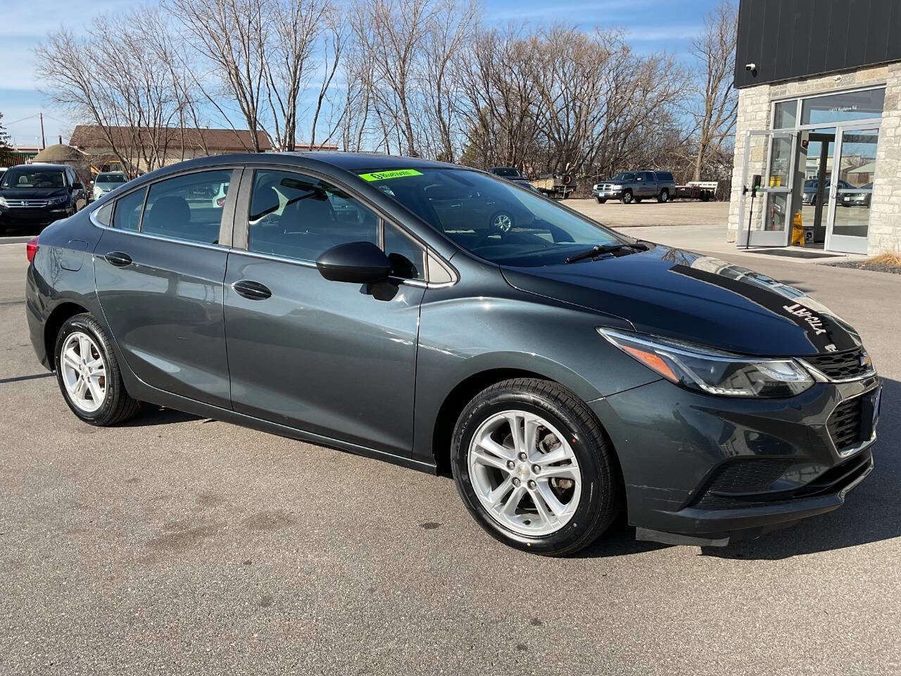 Used 2017 Chevrolet Cruze LT FWD image 10