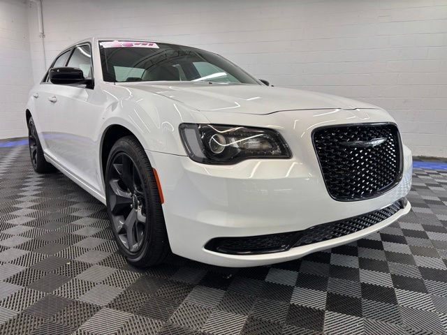 Used 2023 Chrysler 300 Touring w/ Sport Appearance Package RWD image 11