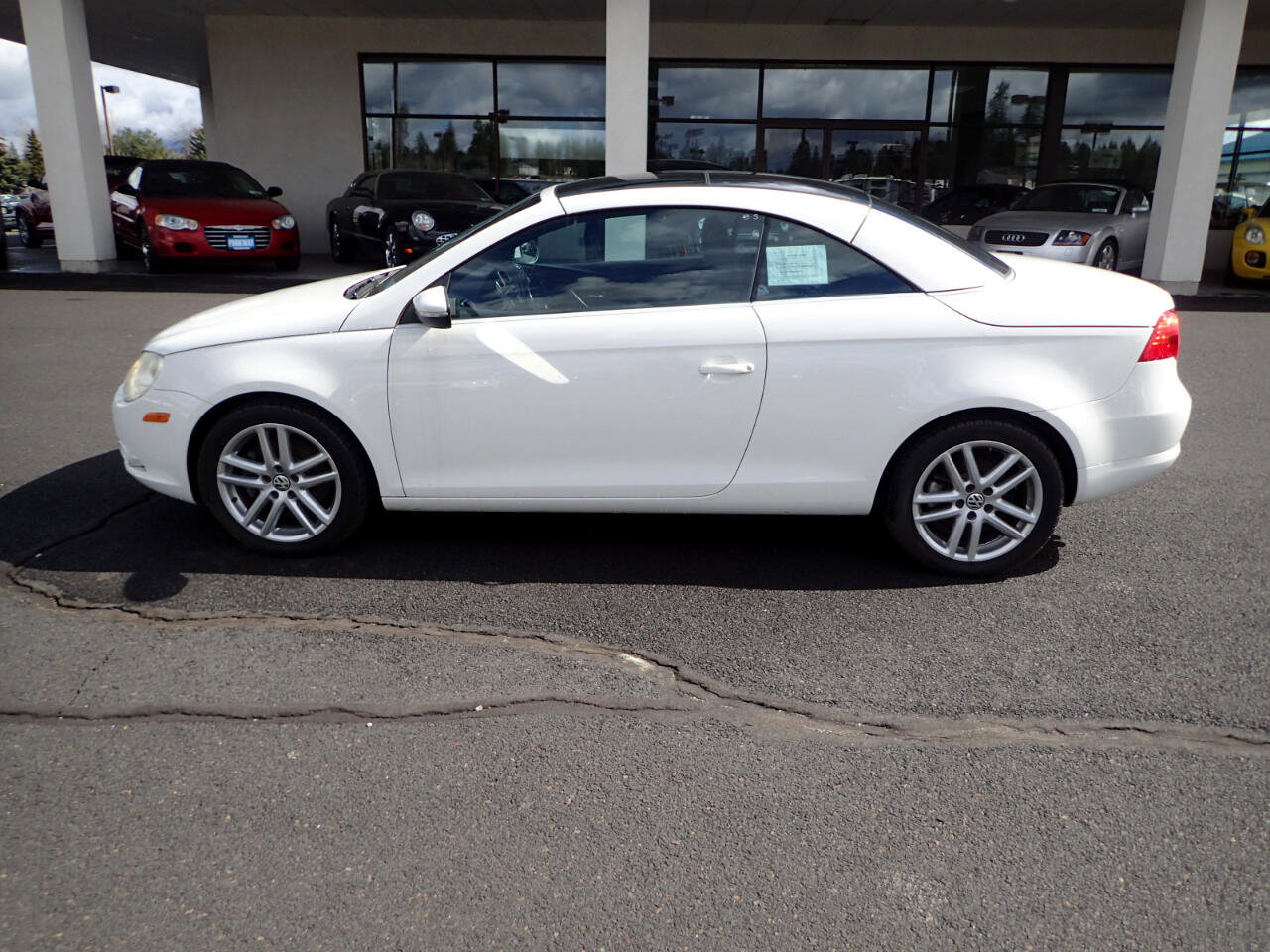 Used 2009 Volkswagen Eos Lux image 2