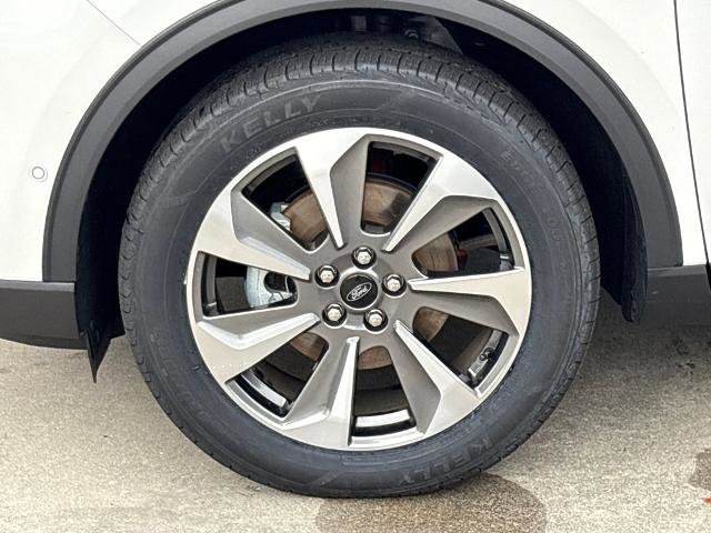 Certified 2024 Ford Escape Platinum w/ Premium Technology Package image 9