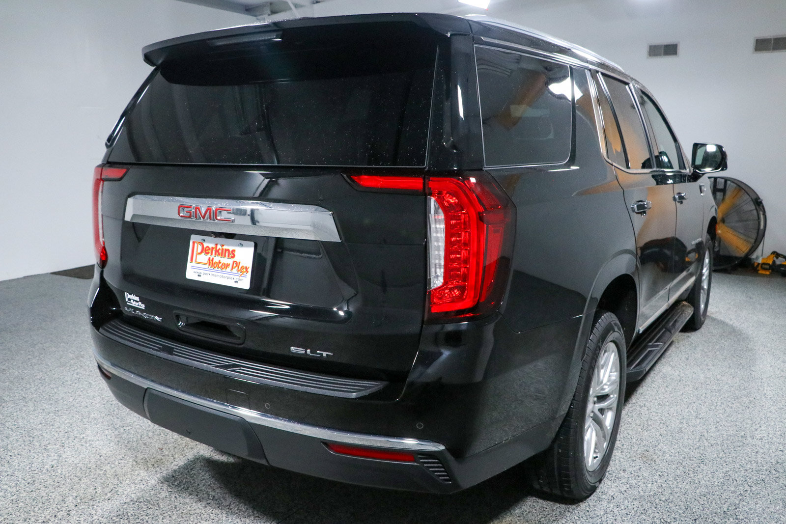 Used 2022 GMC Yukon SLT w/ SLT Premium Package RWD image 7