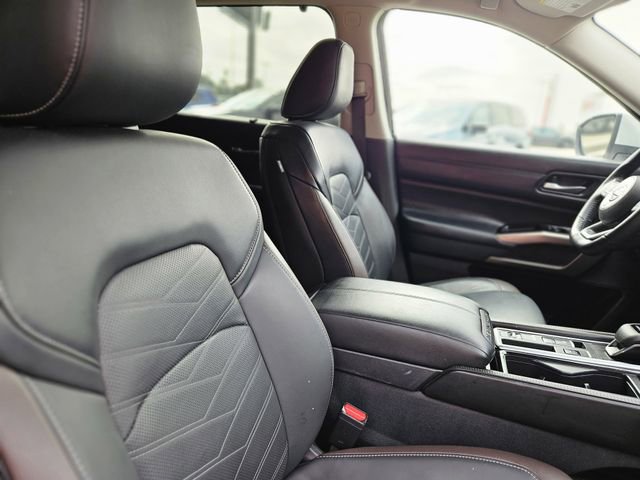 Certified 2024 Nissan Pathfinder Platinum w/ Cargo Package image 14