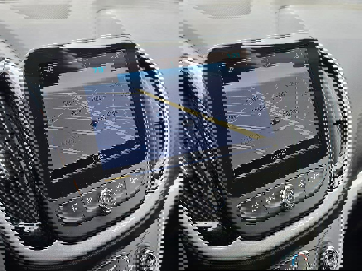 Used 2017 Chevrolet Volt LT w/ Comfort Package image 35