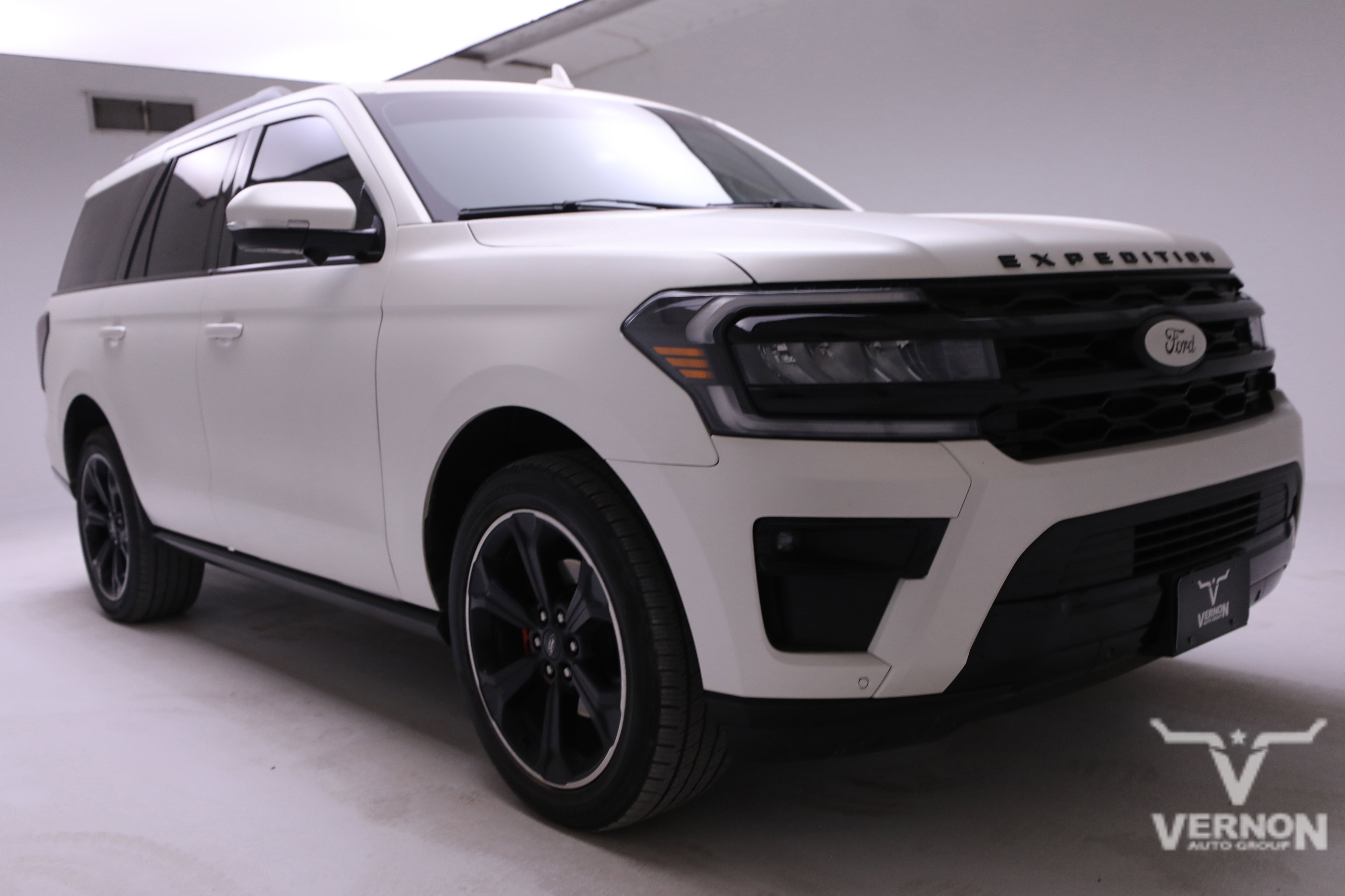 Used 2023 Ford Expedition Limited image 7