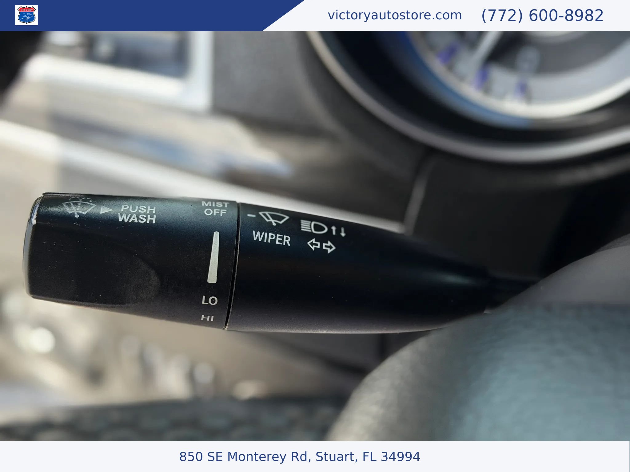 Used 2017 Chrysler 300 Limited AWD/4WD image 25
